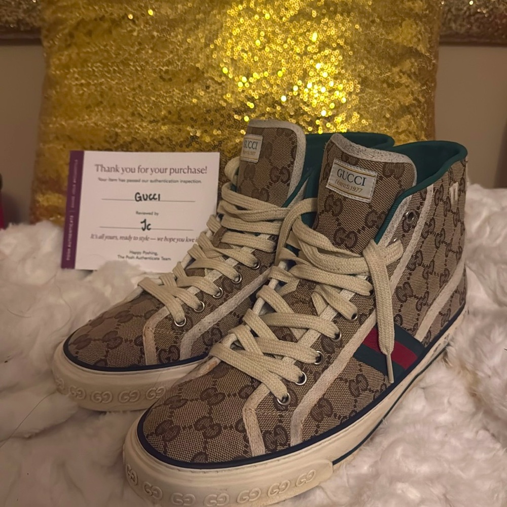 Authentic Gucci 77 Men’s size 10